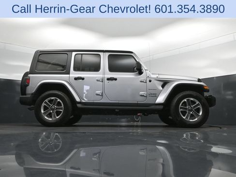 Used 2021 Jeep Wrangler Unlimited Sahara AWD/4WD image 43