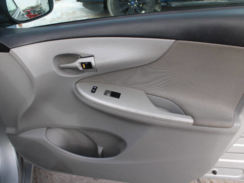 Used 2013 Toyota Corolla LE Special Edition image 7