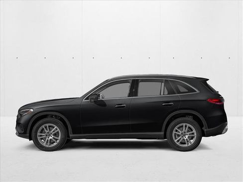 New 2027 Mercedes-Benz GLC 300 image 3