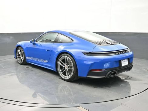 Certified 2025 Porsche 911 Carrera RWD image 3