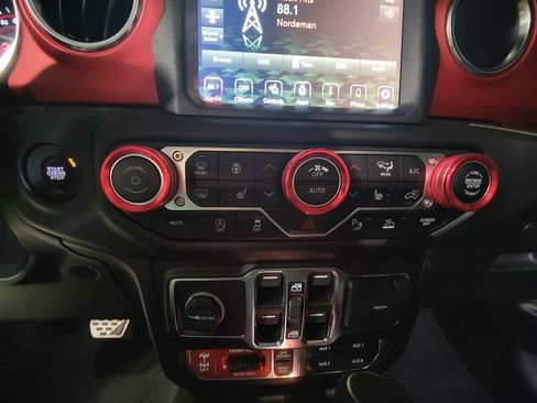 Used 2021 Jeep Gladiator Rubicon image 35