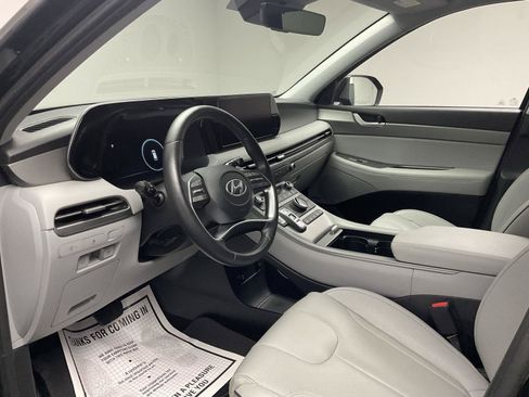 Used 2024 Hyundai Palisade SEL w/ Premium Package FWD image 11