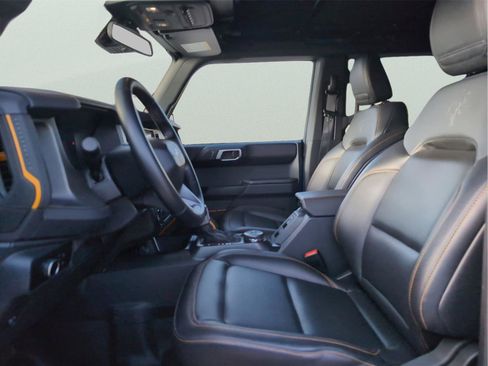 Used 2024 Ford Bronco Badlands image 9