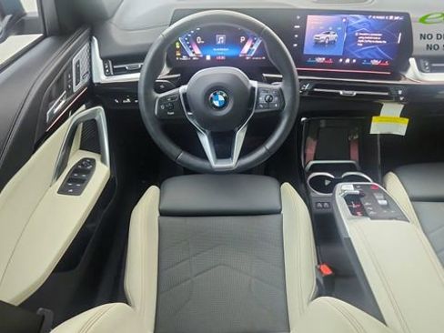 Used 2025 BMW X2 xDrive28i w/ Premium Package AWD/4WD image 37