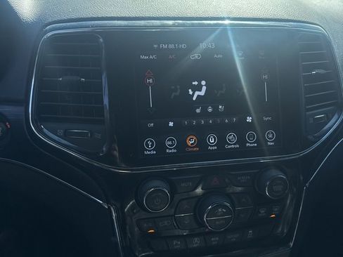 Used 2019 Jeep Grand Cherokee Limited w/ Luxury Group II image 11