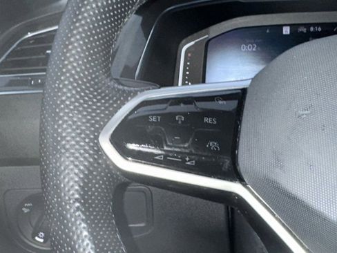 Certified 2022 Volkswagen Tiguan SEL R-Line image 38