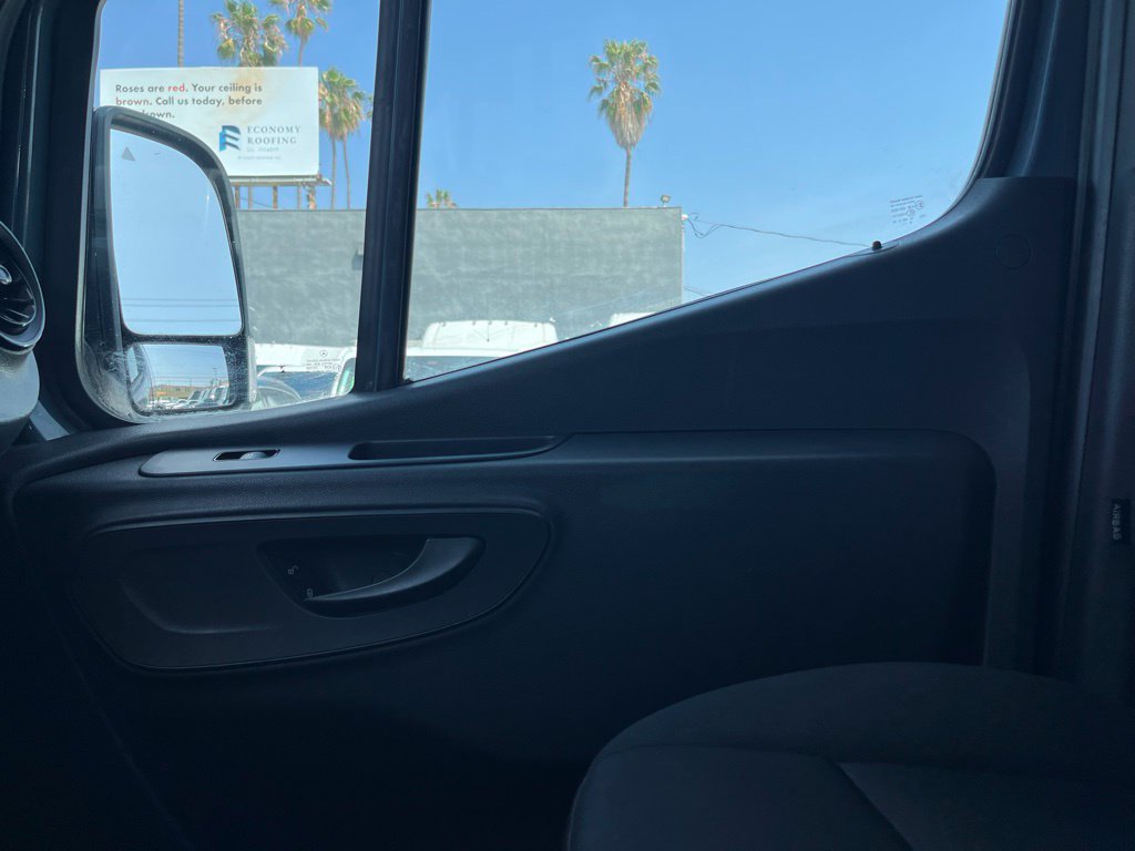 Used 2019 Mercedes-Benz Sprinter 144 image 18