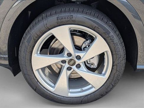 Used 2025 Audi Q5 Premium Plus AWD/4WD image 9