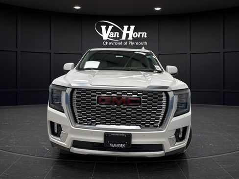 Used 2022 GMC Yukon Denali w/ Denali Ultimate Package AWD/4WD image 2