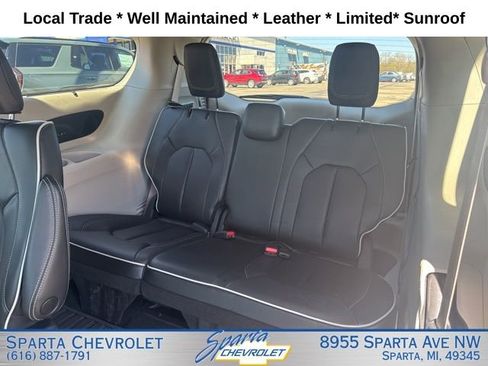 Used 2022 Chrysler Pacifica Limited image 27