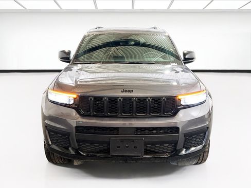 Used 2024 Jeep Grand Cherokee L Altitude image 2