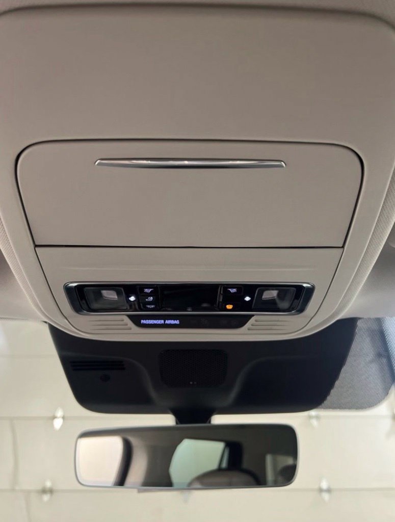 New 2026 Lincoln Navigator Premiere AWD/4WD image 21