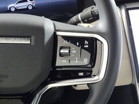 Used 2025 Land Rover Discovery Sport Dynamic SE image 21