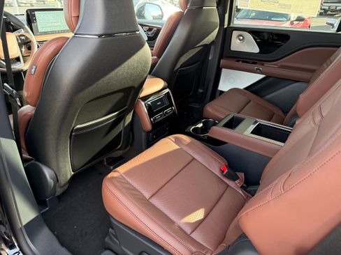 New 2026 Lincoln Aviator Reserve image 13