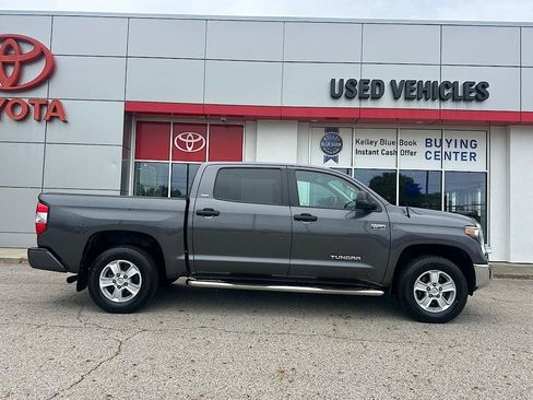 Certified 2018 Toyota Tundra SR5 w/ SR5 Upgrade Package AWD/4WD image 6