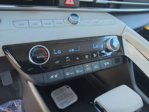 New 2026 Hyundai Elantra Limited image 21