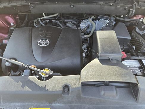 Used 2017 Toyota Highlander XLE FWD image 32
