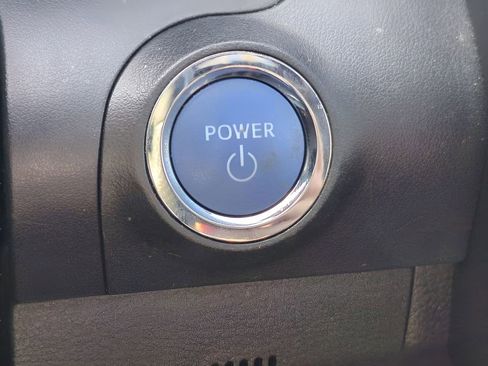 Used 2021 Toyota Avalon XSE image 30