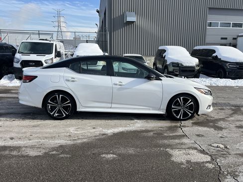 Used 2021 Nissan Sentra SR w/ SR Premium Package image 8