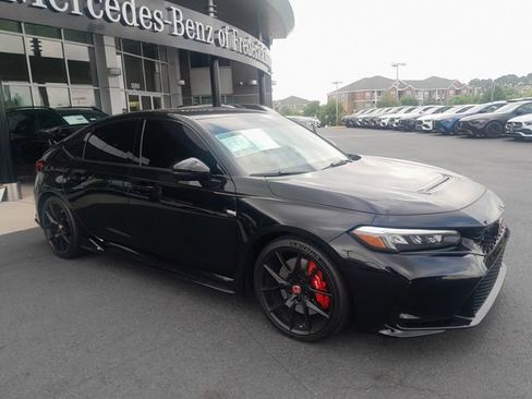 Used 2025 Honda Civic Type R image 1