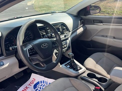 Used 2017 Hyundai Elantra SE image 10