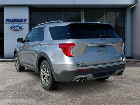 Used 2020 Ford Explorer Platinum w/ Premium Technology Package image 4