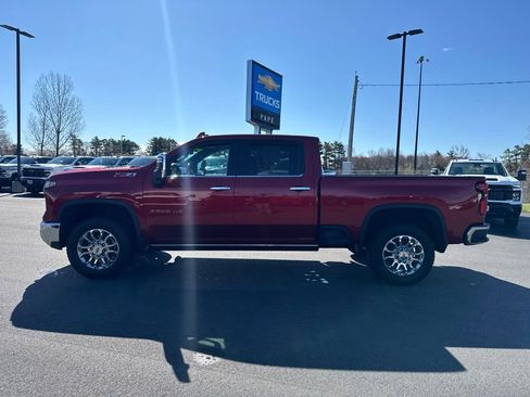 Used 2025 Chevrolet Silverado 2500 LTZ w/ LTZ Premium Package AWD/4WD image 8
