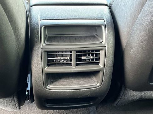 New 2026 Cadillac XT5 Luxury image 18