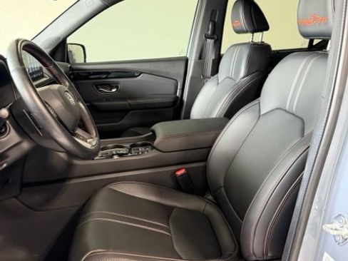 Certified 2024 Honda Pilot TrailSport image 7