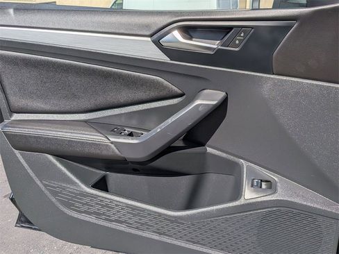 Used 2025 Volkswagen Jetta S image 11