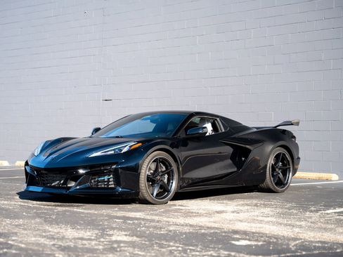 Used 2025 Chevrolet Corvette E-Ray image 1