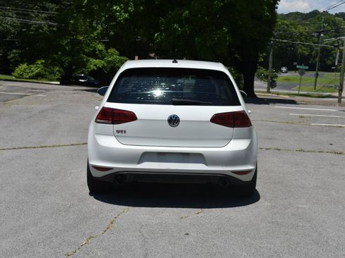 Used 2017 Volkswagen GTI SE FWD image 4