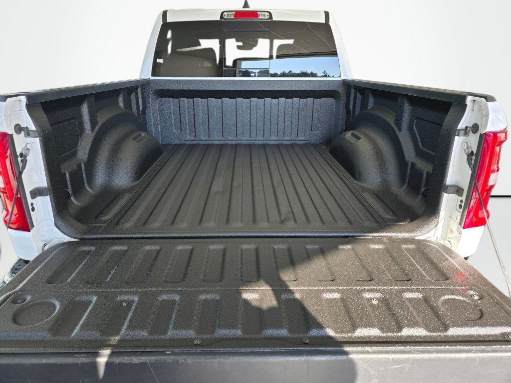 Used 2025 RAM 1500 Big Horn AWD/4WD image 16