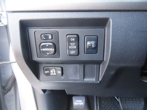 Used 2014 Toyota Tundra SR5 w/ SR5 Upgrade Package RWD image 26