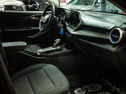 Used 2024 Chevrolet Trax LS FWD image 12