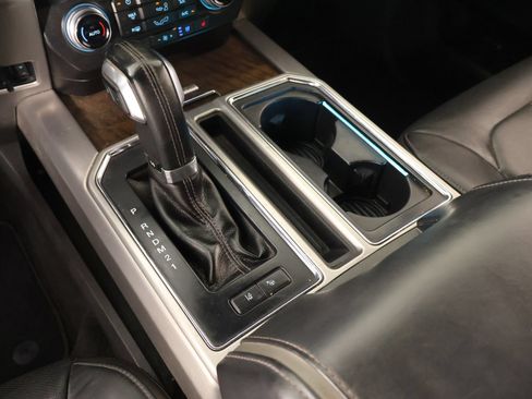 Used 2015 Ford F150 Platinum w/ Equipment Group 701A Luxury AWD/4WD image 9