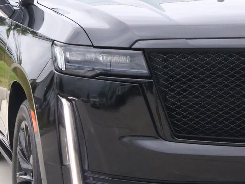 Used 2024 Cadillac Escalade Sport Platinum w/ LPO, ONYX Package AWD/4WD image 9