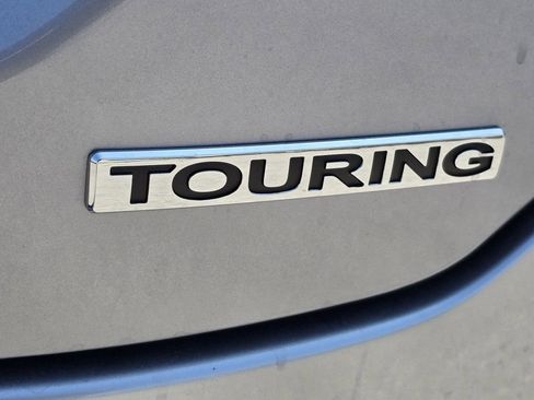 Used 2025 Honda Pilot Touring image 25