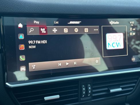 Used 2023 Porsche Cayenne Platinum Edition image 18