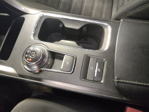 Used 2020 Ford Fusion SE FWD image 26