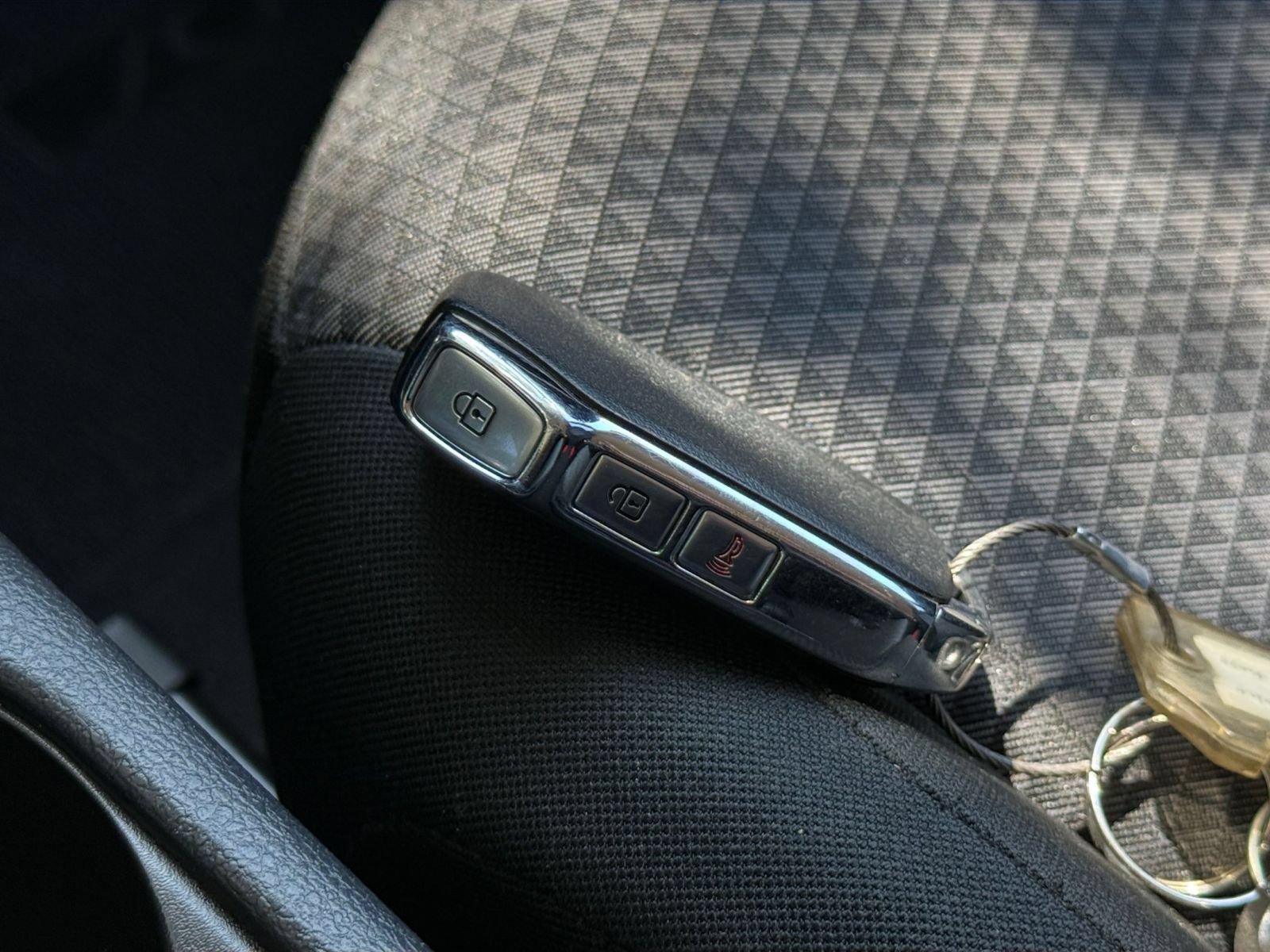 Used 2025 Kia Soul LX w/ LX Technology Package FWD image 20