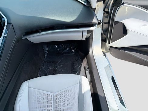 Used 2023 Chevrolet Corvette Stingray Premium Cpe w/ LPO, Roadside Safety Package RWD image 16