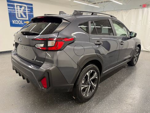 Used 2025 Subaru Crosstrek 2.0i Premium AWD/4WD image 2