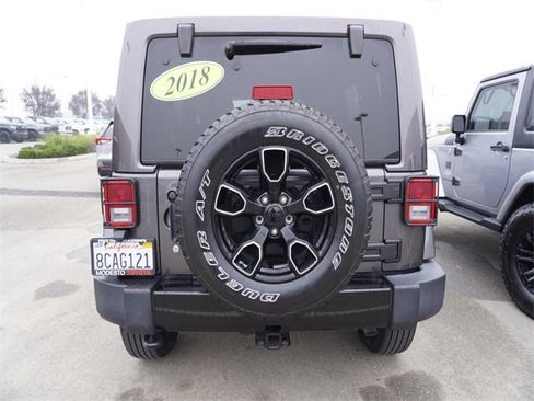 Used 2018 Jeep Wrangler Unlimited Sahara image 11