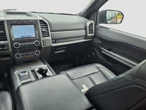 Used 2021 Ford Expedition XLT image 13
