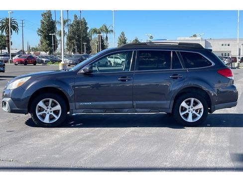 Used 2013 Subaru Outback 3.6R Limited w/ Moonroof Pkg image 3