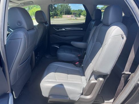 Used 2019 Buick Enclave Essence AWD/4WD image 10