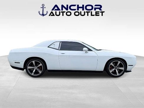 Used 2017 Dodge Challenger SXT w/ Blacktop Package RWD image 9