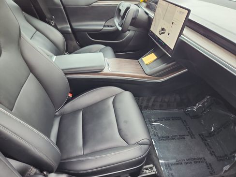 Used 2021 Tesla Model S Plaid image 3