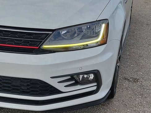 Used 2018 Volkswagen Jetta GLI image 16